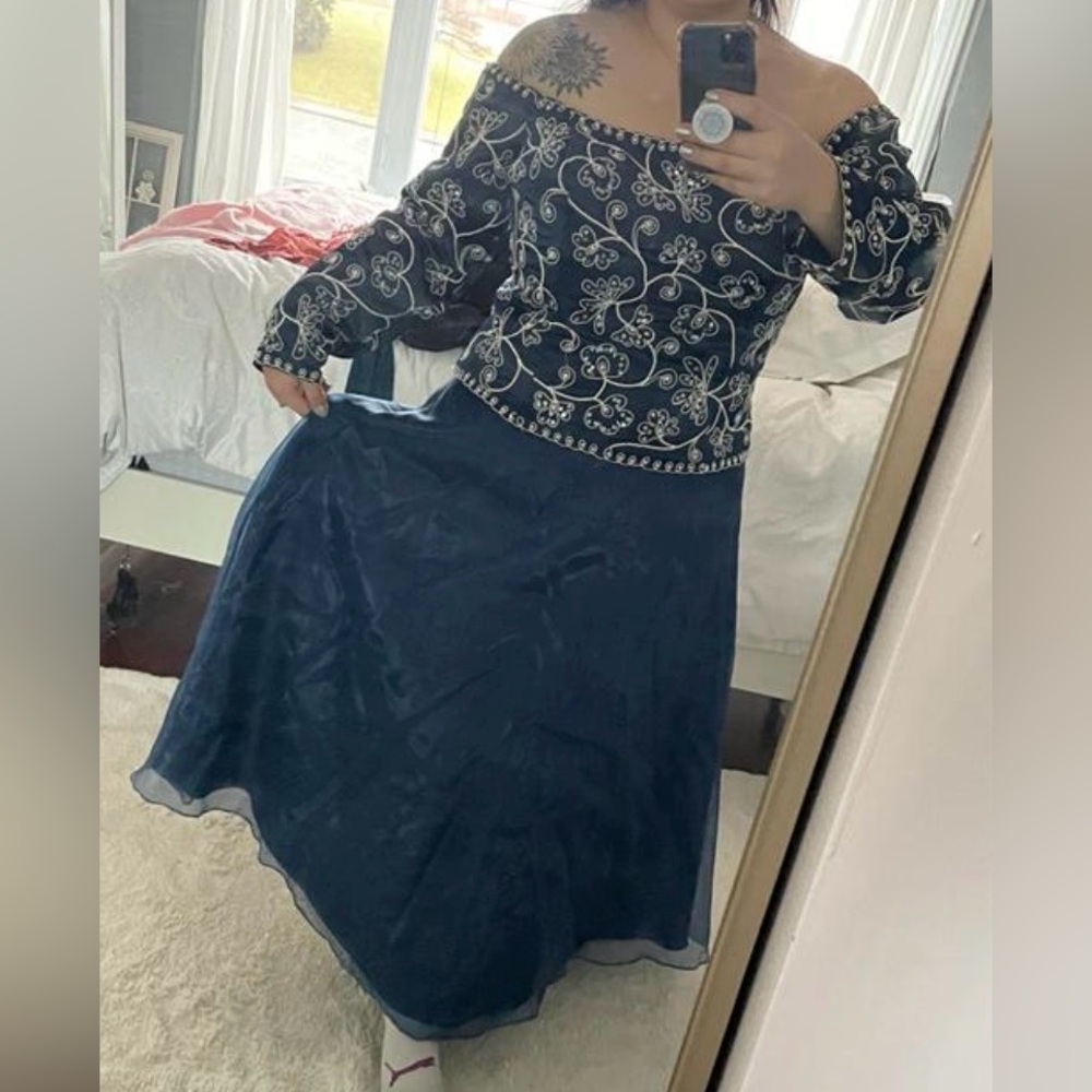 Elegant Navy Blue Embroidered Top and Skirt set - Size 1X